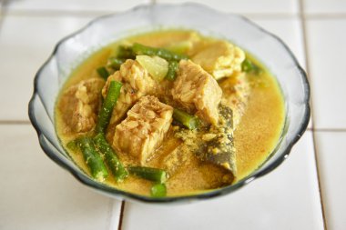 Hindistan cevizi sütü çorba ile sebze