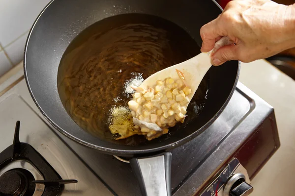 Frying ote-ote — Stock Photo, Image