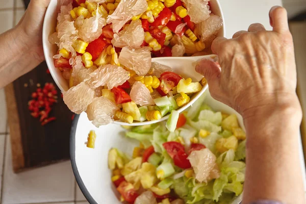 Salada de mistura — Fotografia de Stock