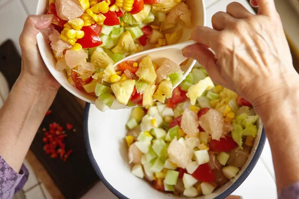 Salada de mistura — Fotografia de Stock