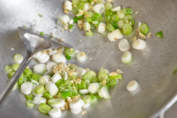 Míchejte fry pórek — Stock fotografie