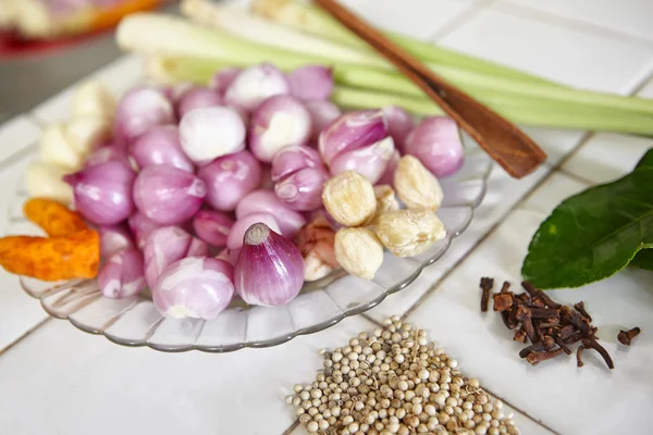 Especias y hierbas para ingredientes de cocina —  Fotos de Stock