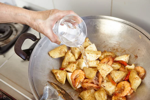 Adding sauce — Stock Photo, Image