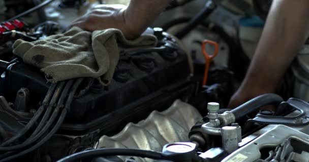 Reparação Carro Com Chave Aberta Faz Tudo Repara Uma Ferramenta — Vídeo de Stock