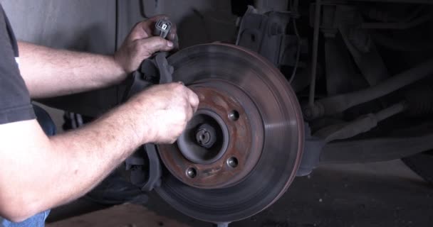 Carro Roda Traseira Freio Tambor Reparação Loja Reparação Filmagem — Vídeo de Stock