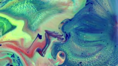 Renkli Kaos Mürekkebi Sıvı Türbülans Hareketinde Yayıldı 