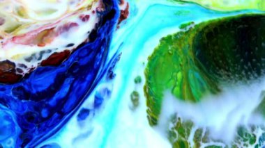 Renkli Kaos Mürekkebi Sıvı Türbülans Hareketinde Yayıldı 