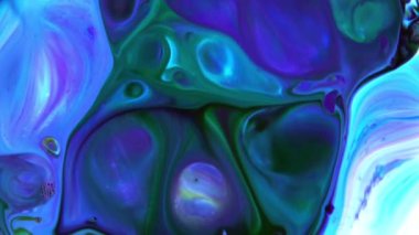 Renkli Kaos Mürekkebi Sıvı Türbülans Hareketinde Yayıldı 