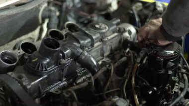 Dizel Araba Dizel Filtresi Değiştirme