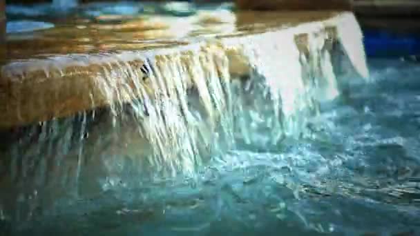 Čistá Voda Proudící Mramorové Podlahy Záběry — Stock video