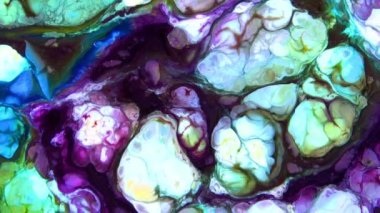 Soyut Sonsuz Renk Döngüleri ve Patlamalar Ayrıntılı Renkli Yüzey Boyaları Hipnotize Ediyor.