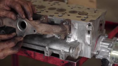 Silindir başına egzoz manifestosu yüklendi