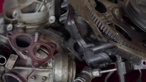 Verslechterde Roest Auto Motoronderdelen Werkplaats — Stockvideo