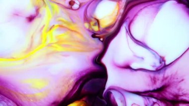 Psikedelik renkli renkli resimlerle soyut bir arkaplan. Sıvı boyanın hareket edip yavaşça kaymasıyla organik etki. Dönüyor ve yayılıyor.