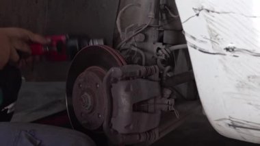 Reoair Shop 'ta Araba Kırma Diski ve Pedler Tamir ve Değiştirme.