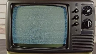 Eski TV Sinyal Yok Beyaz Gürültü Kamerası Görüntüde Yakınlaşıyor.