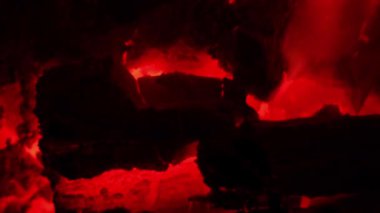 Ateşin Kızgın Kömürleri. Sobada Yanan Kömür. Kırmızı Isı