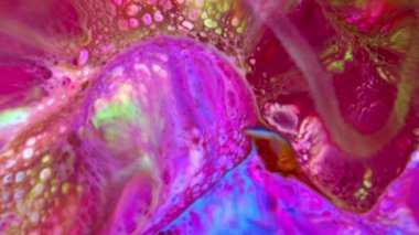 Bu stok videosunda, boya pigmentinin hafif boya ile ayrıldığı yağ boyasının yavaş çekim görüntüleri yer alıyor. Bu klibi yaratıcı konsept videoları, sunumlar ve daha fazlası için arka plan olarak kullan.