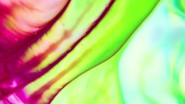 Fırıl fırıl dönen boyalar renkli kıvrımlı katmanlar oluşturuyor. Bu klip, reklamlar, sunumlar, raporlar, müzik videoları, web siteleri, mobil uygulamalar ve daha fazlası gibi projeler için arka plan olarak kullanılabilir..