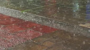 Sokak Taşı Köşkü 'nde Şiddetli Sağanak Yağmur.