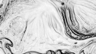 Yatay Beyaz ve Siyah Sıvı Boyanın Soyut Arkaplanı Doku Görüntüsünü Yayar.