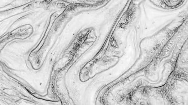 Yatay Beyaz ve Siyah Sıvı Boyanın Soyut Arkaplanı Doku Görüntüsünü Yayar.