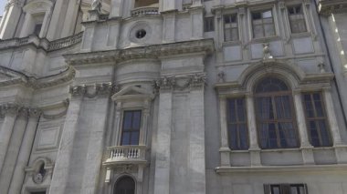Piazza Navona 'daki Çok Güzel Sant' Agnese Roma 'daki 17. yüzyıl Barok Kilisesi..
