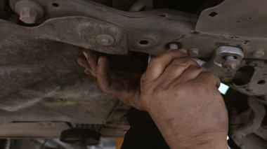 Araba Önü Alt Kollu Çalılık Tamir Dükkanı 'nda Değiştirme.