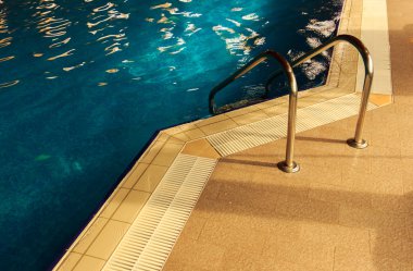Yüzme Havuzu Spa'da rahatlatıcı