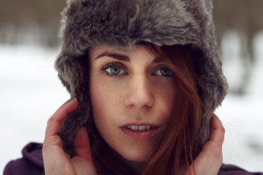 Çekici kadın kamera için arıyorsunuz