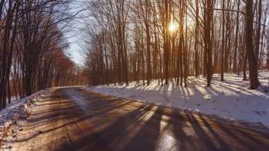 Güzel kış manzara yolda