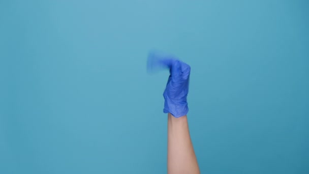 Close Uigenkendelig Ung Kvinde Bøjning Hånd Fingre Hurtigt Bærer Medicinsk – Stock-video