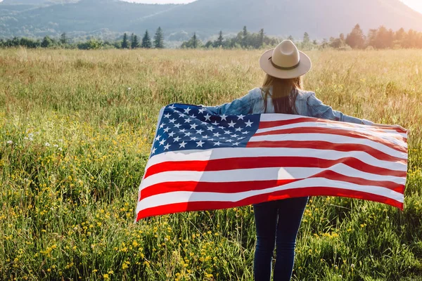 Back View Patriotic Young Female Beige Hat Holding Big Usa — Stock Photo, Image