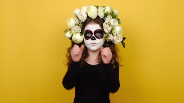 Little Girl Has Face Artfully Painted Resemble Sugar Skulls Showing — Stock Video