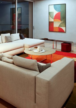 Büyük lüks, modern, parlak iç mekan. Oturma odası tasviri 3D canlandırma.