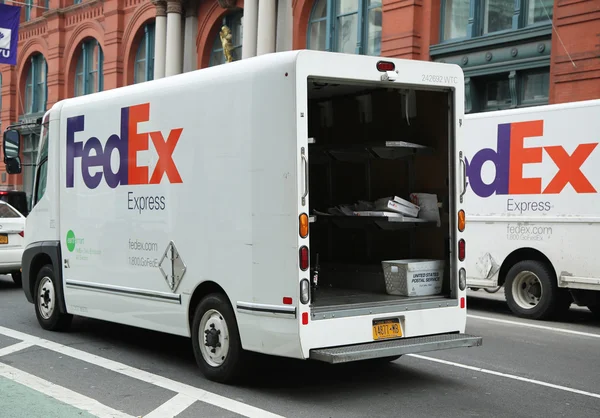 Earthsmart FedEx нулевой выброс всех электрических грузовиков в Лоуэр Манхэттен — стоковое фото