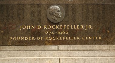 John D. Rockefeller, Jr. Rockefeller Center'da anma plaketi