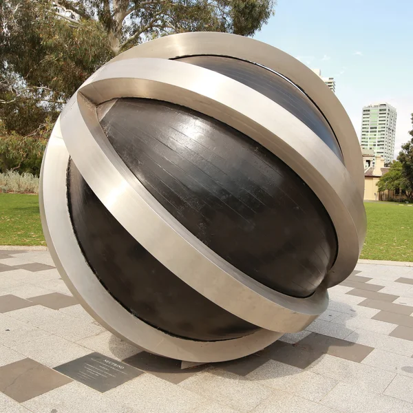 Neutrino sculpture by Glen Dunn at Royal Botanic Gardens in Melbourne — Zdjęcie stockowe