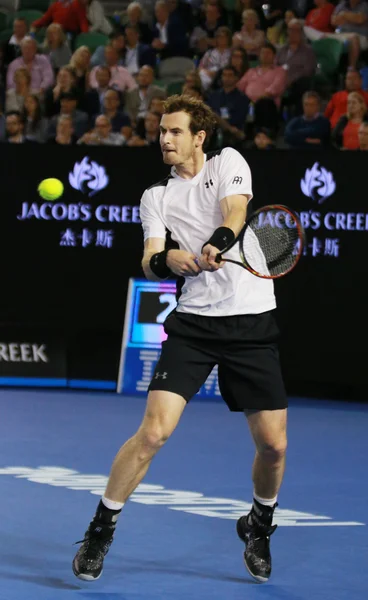 El campeón de Grand Slam Andy Murray de Reino Unido en acción durante su partido de semifinales del Abierto de Australia 2016 — Foto de Stock