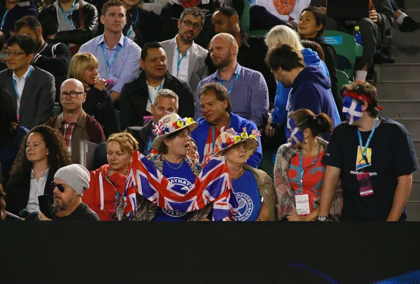 Les fans de tennis britanniques soutiennent le champion du Grand Chelem Andy Murray du Royaume-Uni lors du match de demi-finale de l'Open d'Australie 2016 — Photo