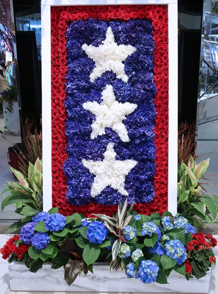 "america the beautiful "Thema Blumenschmuck während der jährlichen Blumenschau der berühmten Macy auf dem Heroldplatz — Stockfoto