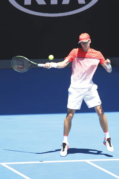 Επαγγελματίας παίκτης του τένις Andrey Kuznetsov της Ρωσίας στη δράση κατά τη διάρκεια του αγώνα γύρο 4 στο Αυστραλιανό Open 2016 — Φωτογραφία Αρχείου