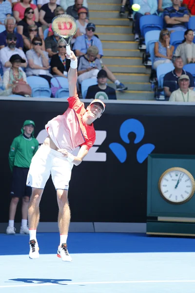 Professionele tennisspeelster Andrey Kuznetsov van Rusland in actie tijdens zijn ronde 4 match op Australian Open 2016 — Stockfoto