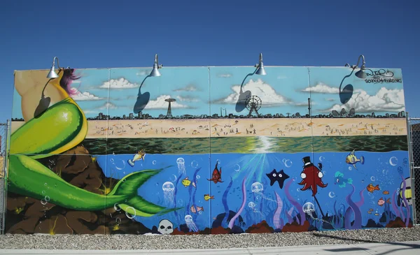 Murali w nową atrakcją sztuki ulicy Coney sztuki ściany w sekcji Coney Island w Brooklyn — Zdjęcie stockowe