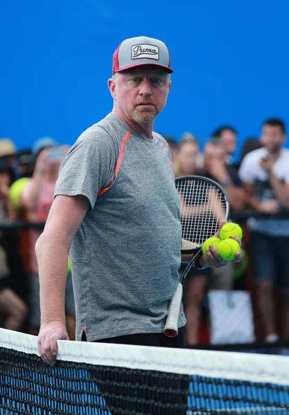 Zesmaal Grand Slam kampioen Boris Becker coaching Novak Djokovic voor Australian Open 2016 — Stockfoto