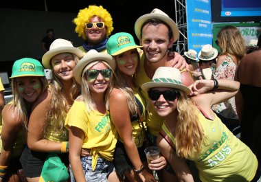 Tenis fanlar Heineken Cumartesi Heineken bira bahçesinde Avustralya Açık 2016 sırasında tadını çıkarın 