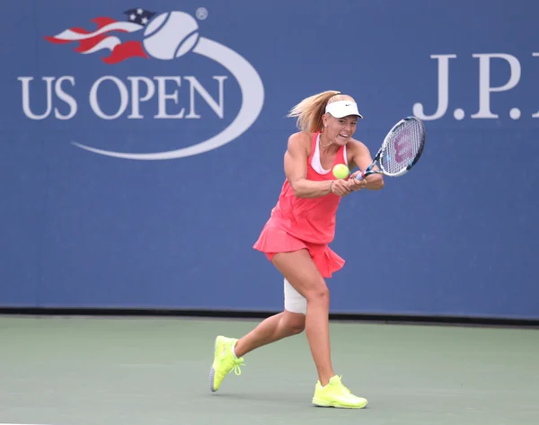 US Open 2015 campeão de meninas júnior Dalma Galfi da Hungria em ação durante a partida final — Fotografia de Stock