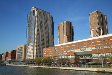Річка Гудзон парку в районі tribeca в Манхеттен
