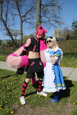 İki Japon anime tarzında Brooklyn, New York'ta giyinmiş.