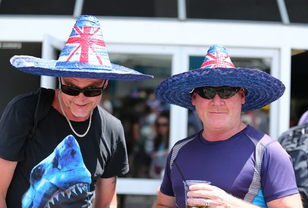 Fans de tennis britanniques avec drapeaux à l'Open d'Australie 2016 — Photo